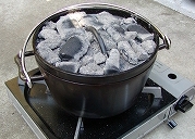 ダッチオーブンにハイカロ炭